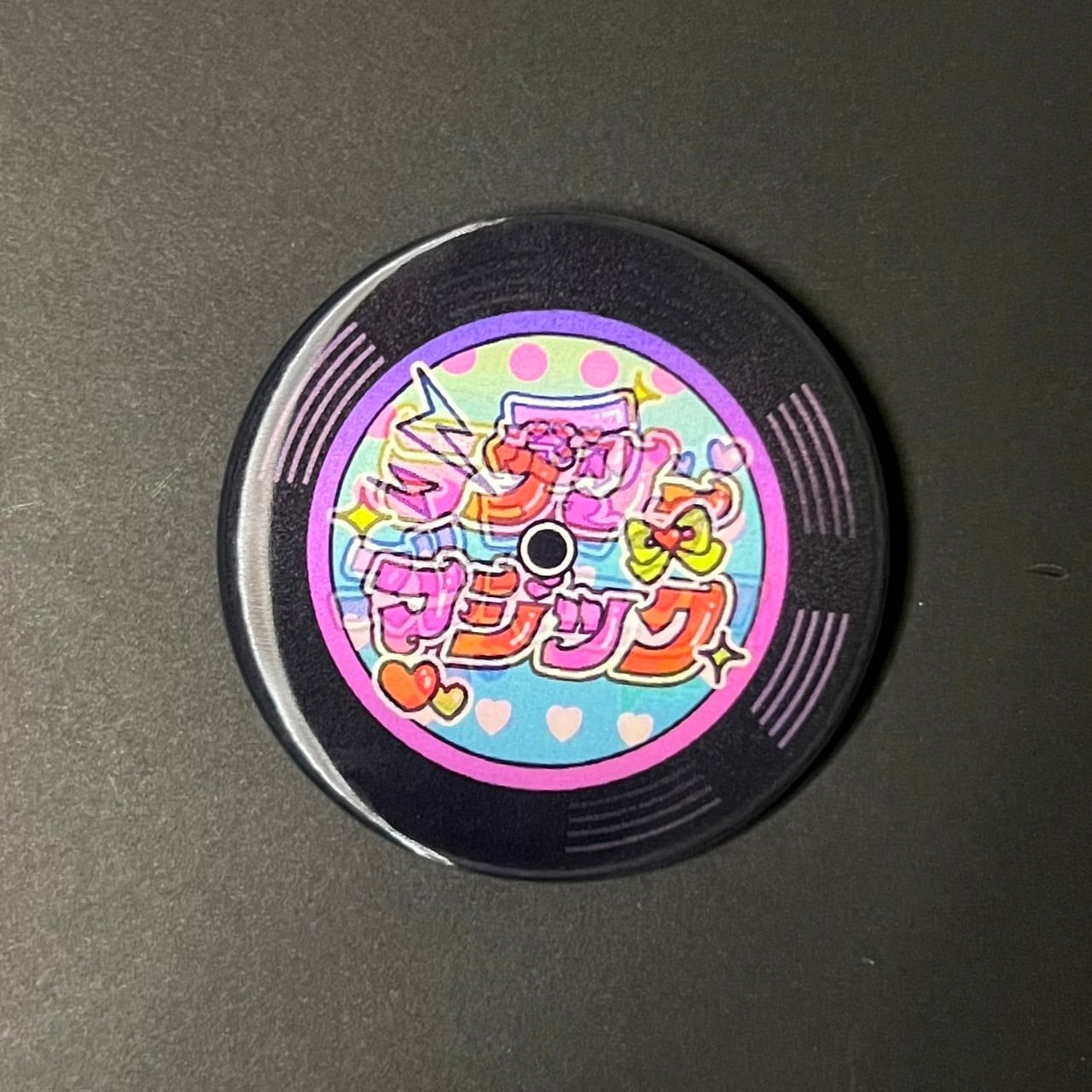 ハヤシレナコラボ缶バッジ『ニュートロレコード』