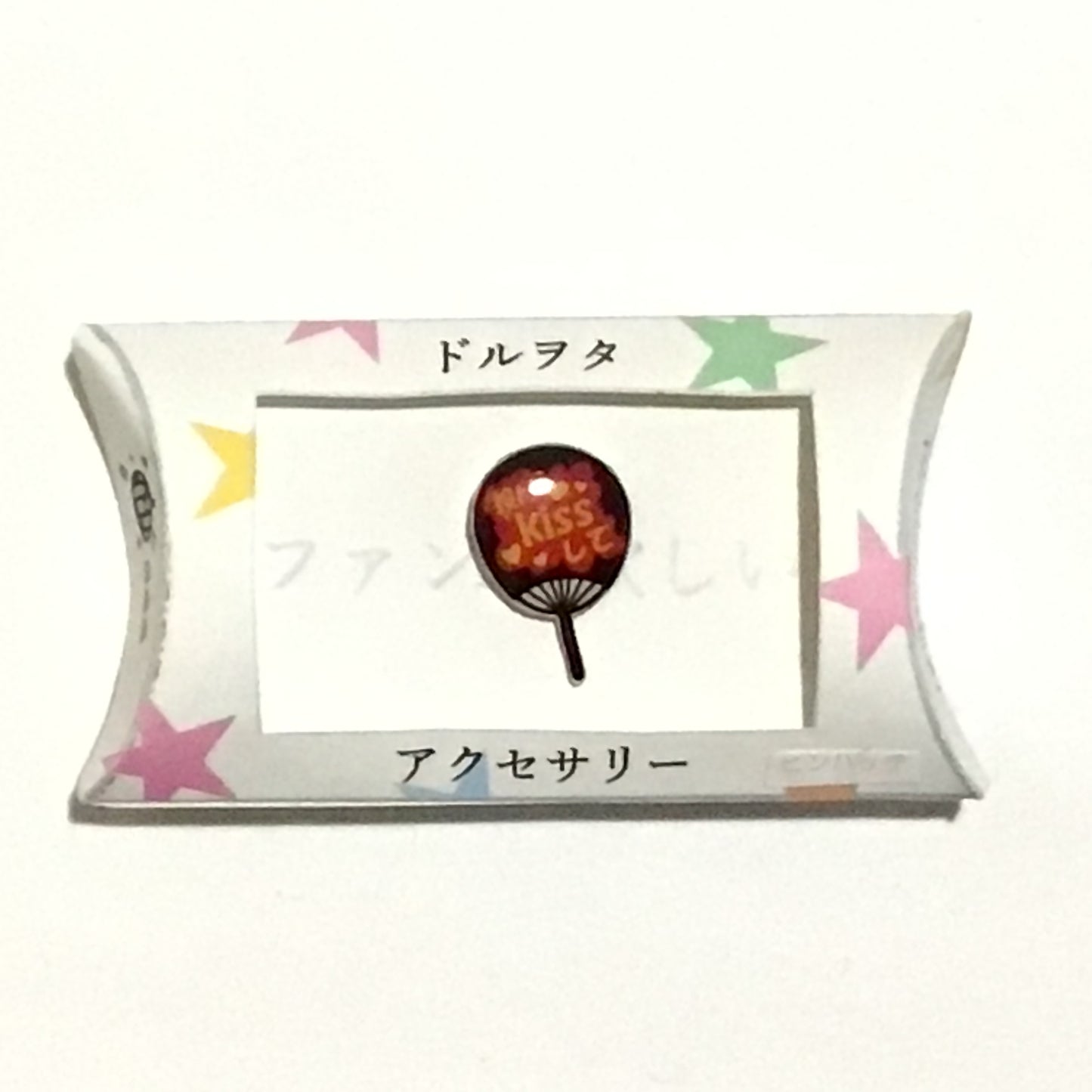 ピンバッジ　謎需要アクセサリー