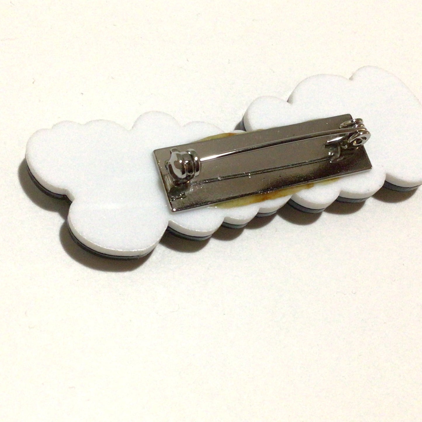 酒カス　ブローチ