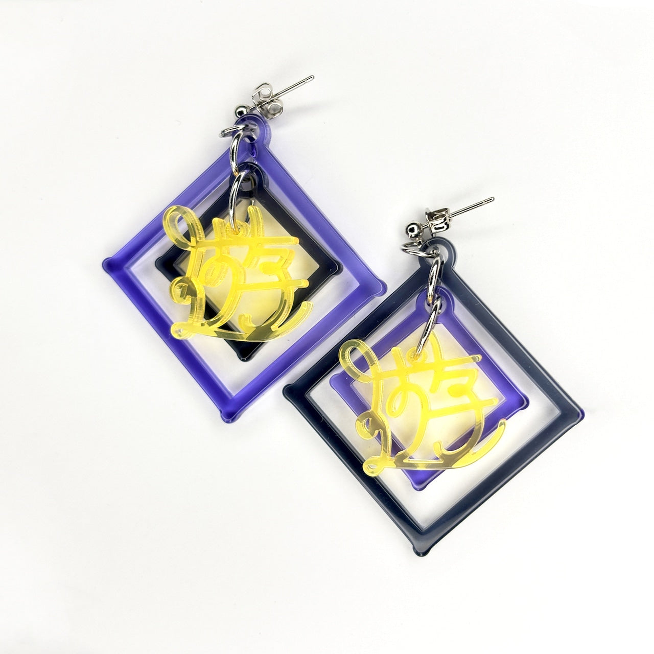 回遊ピアス・イヤリング　（ミステリアスムーン）