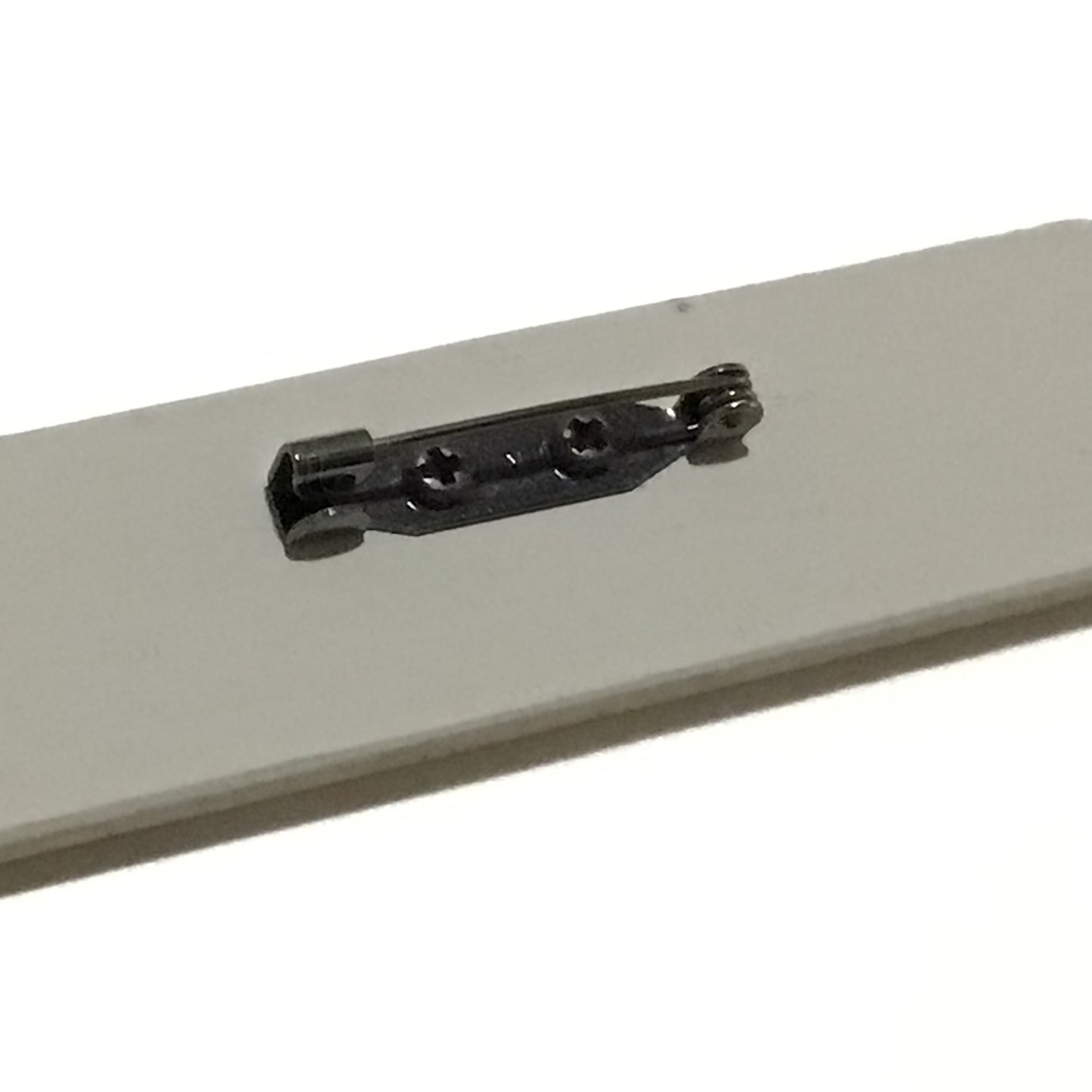 ダム表示板ブローチ