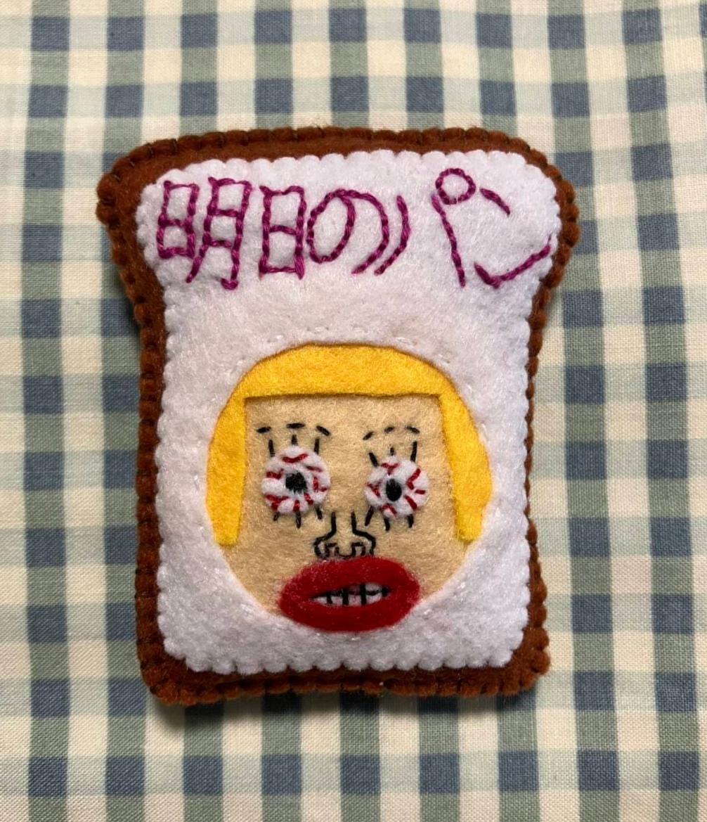 脳内ブローチ　被り物バージョン