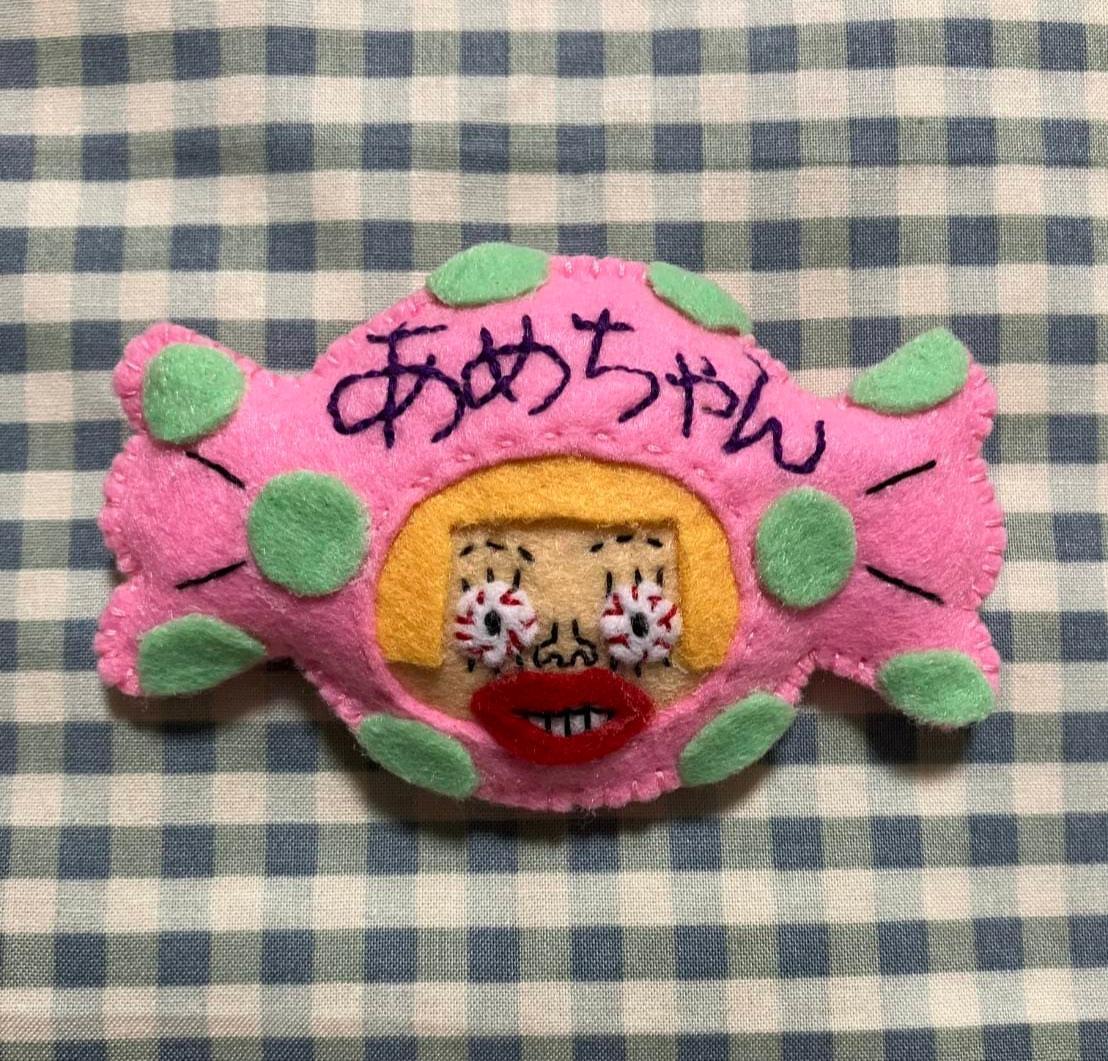 脳内ブローチ　被り物バージョン