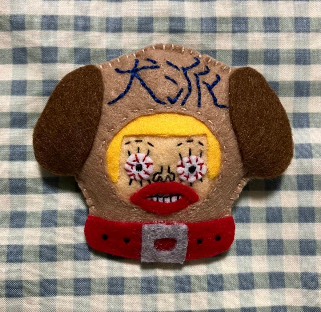 脳内ブローチ　被り物バージョン
