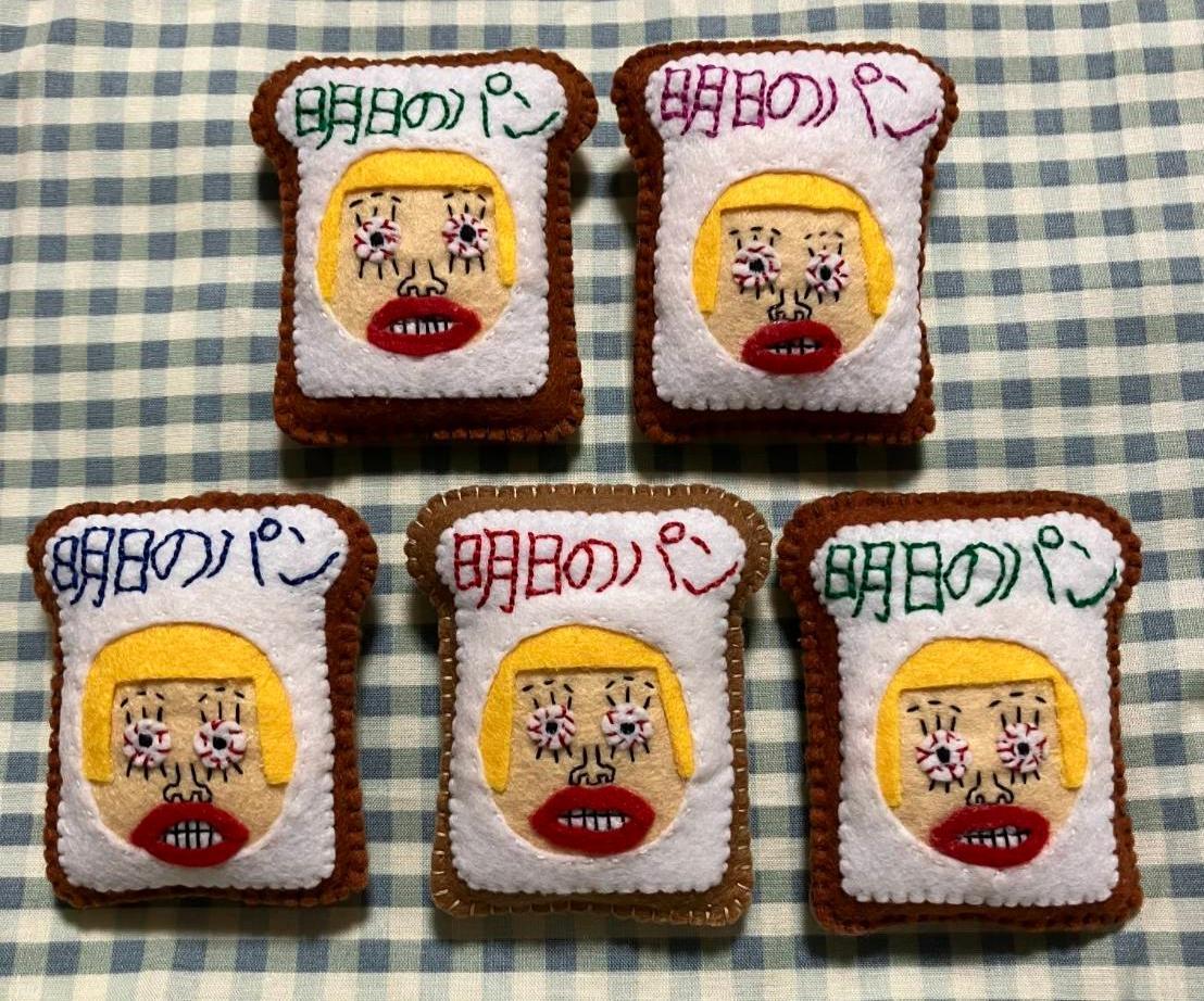 脳内ブローチ　被り物バージョン