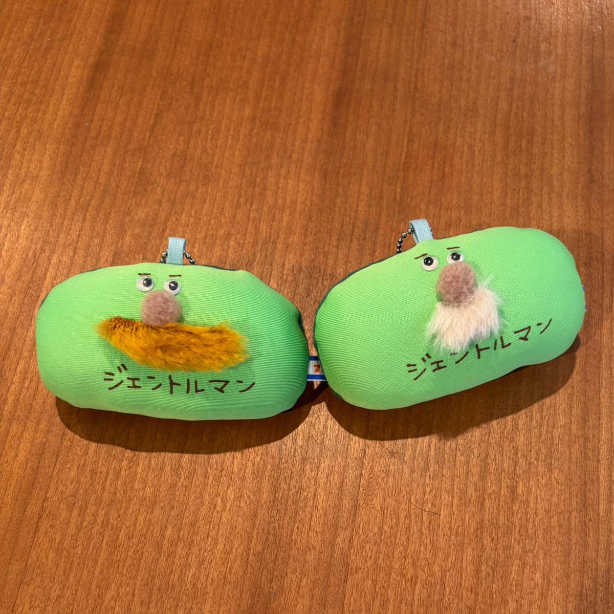 お髭のなぞの生き物チャーム
