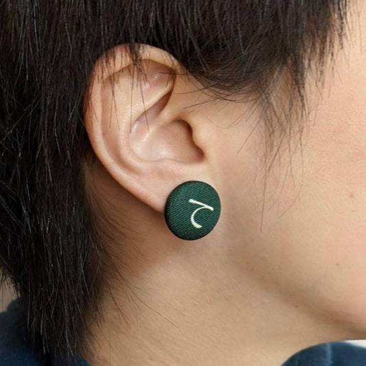 ことのはピアス　〜文字と色を選べるピアス〜