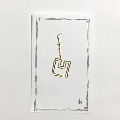 「凹」　ピアス、イヤリング（片耳用）